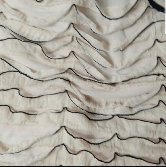 Cream and Black Tiered Wetseal Top - Picture 4 of 5